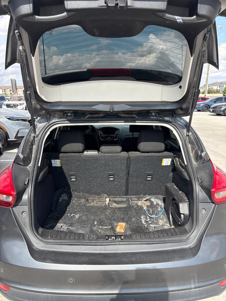 Used 2018 Ford Focus SEL w/ Cold Weather Package FWD image 15