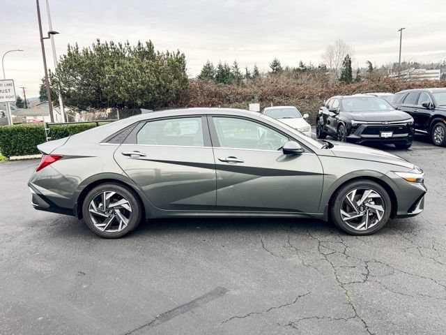 New 2025 Hyundai Elantra SEL FWD image 6