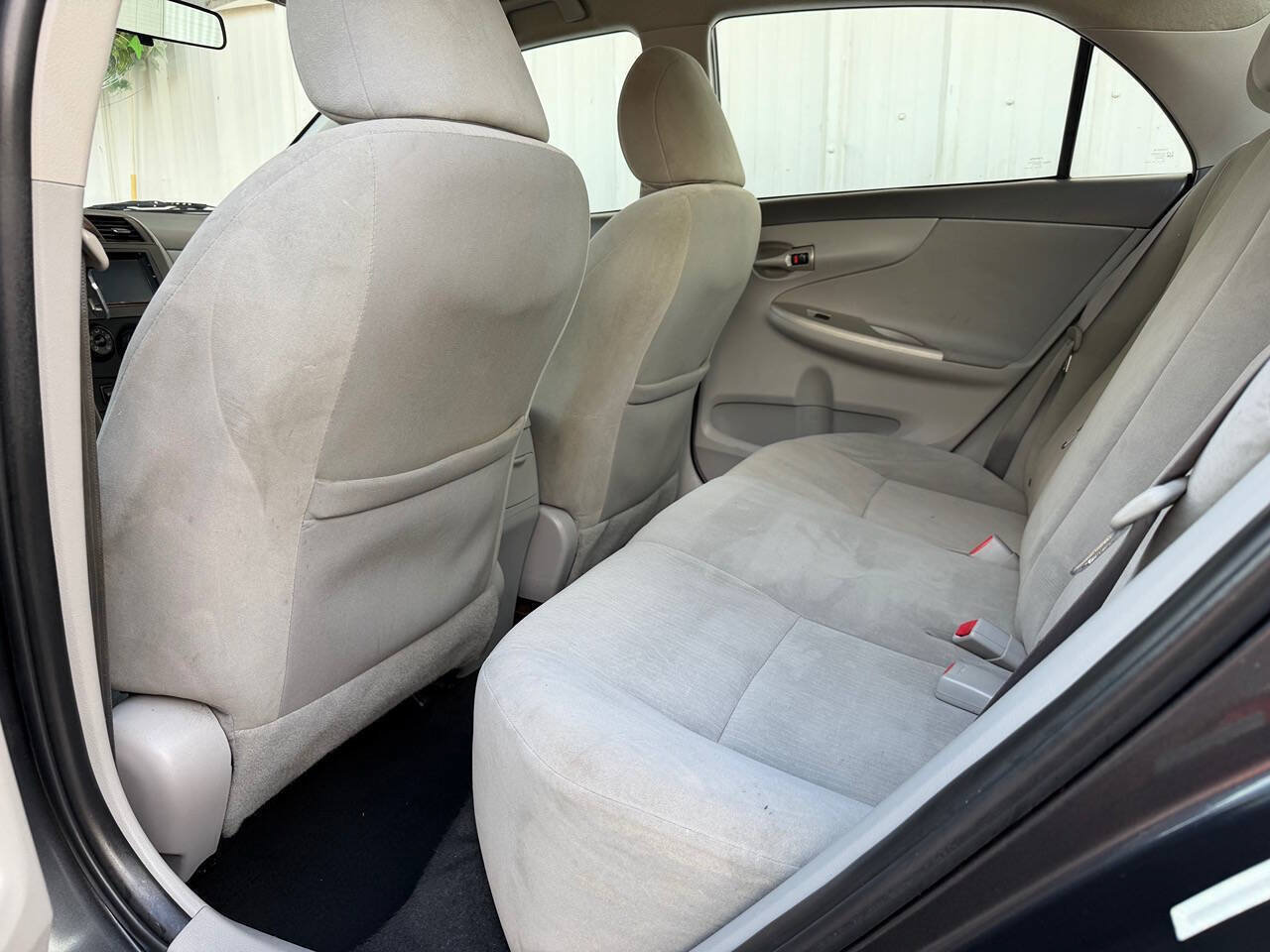 Used 2010 Toyota Corolla LE FWD image 17
