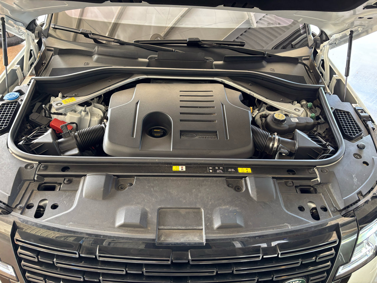 Used 2023 Land Rover Range Rover SE image 30