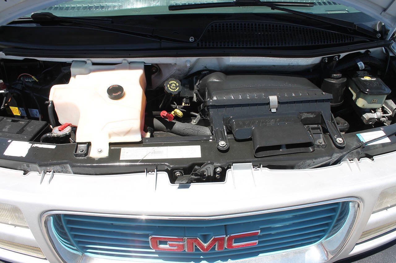 Used 2000 GMC Savana 1500 w/ Marketing Option Pkg 1SE RWD image 14