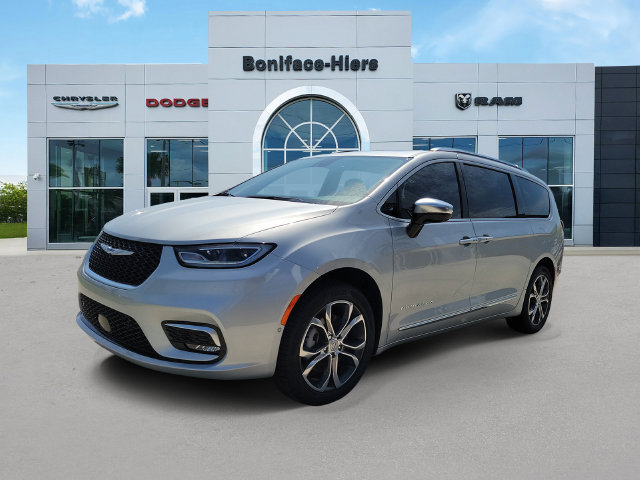 New 2026 Chrysler Pacifica Pinnacle w/ Trailer Tow Group AWD/4WD image 2