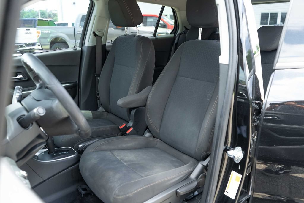 Used 2021 Chevrolet Trax LS w/ Tint and Cruise Package FWD image 13