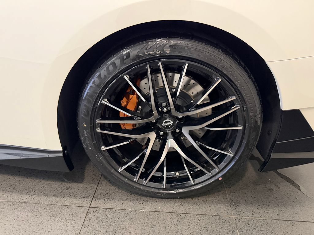 Used 2024 Nissan GT-R Premium w/ Floor Mat Package AWD/4WD image 12