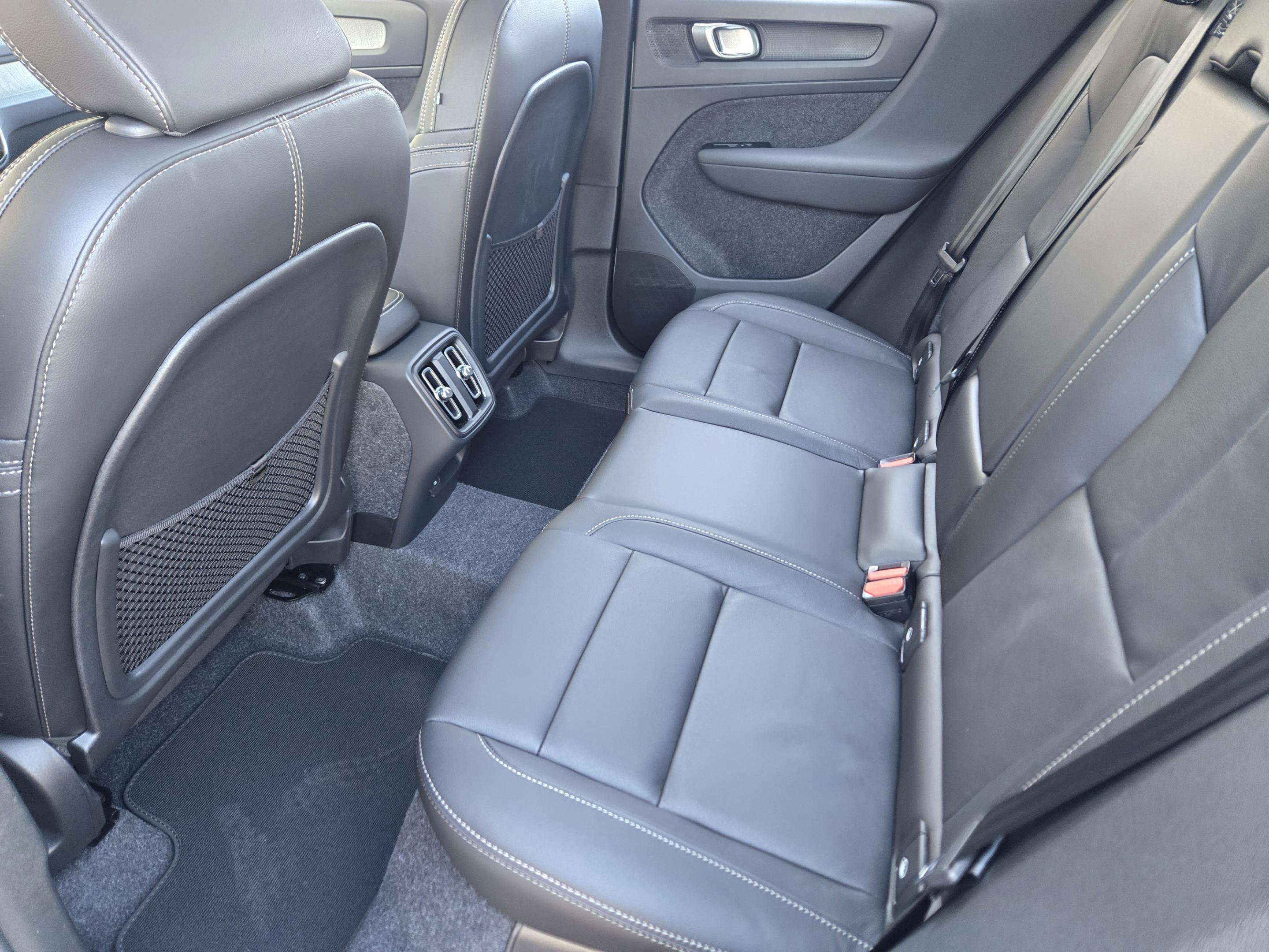 New 2026 Volvo XC40 B4 Plus w/ Protection Package Premier FWD image 26