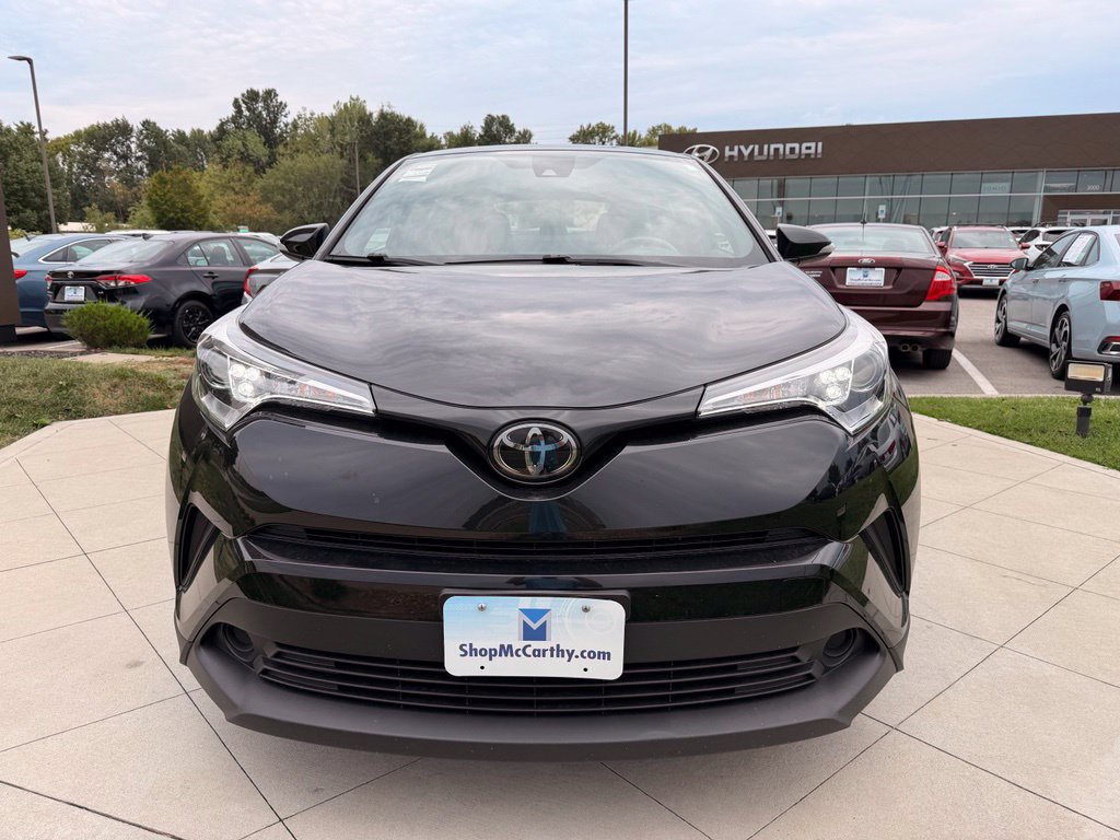 Used 2019 Toyota C-HR XLE FWD image 11