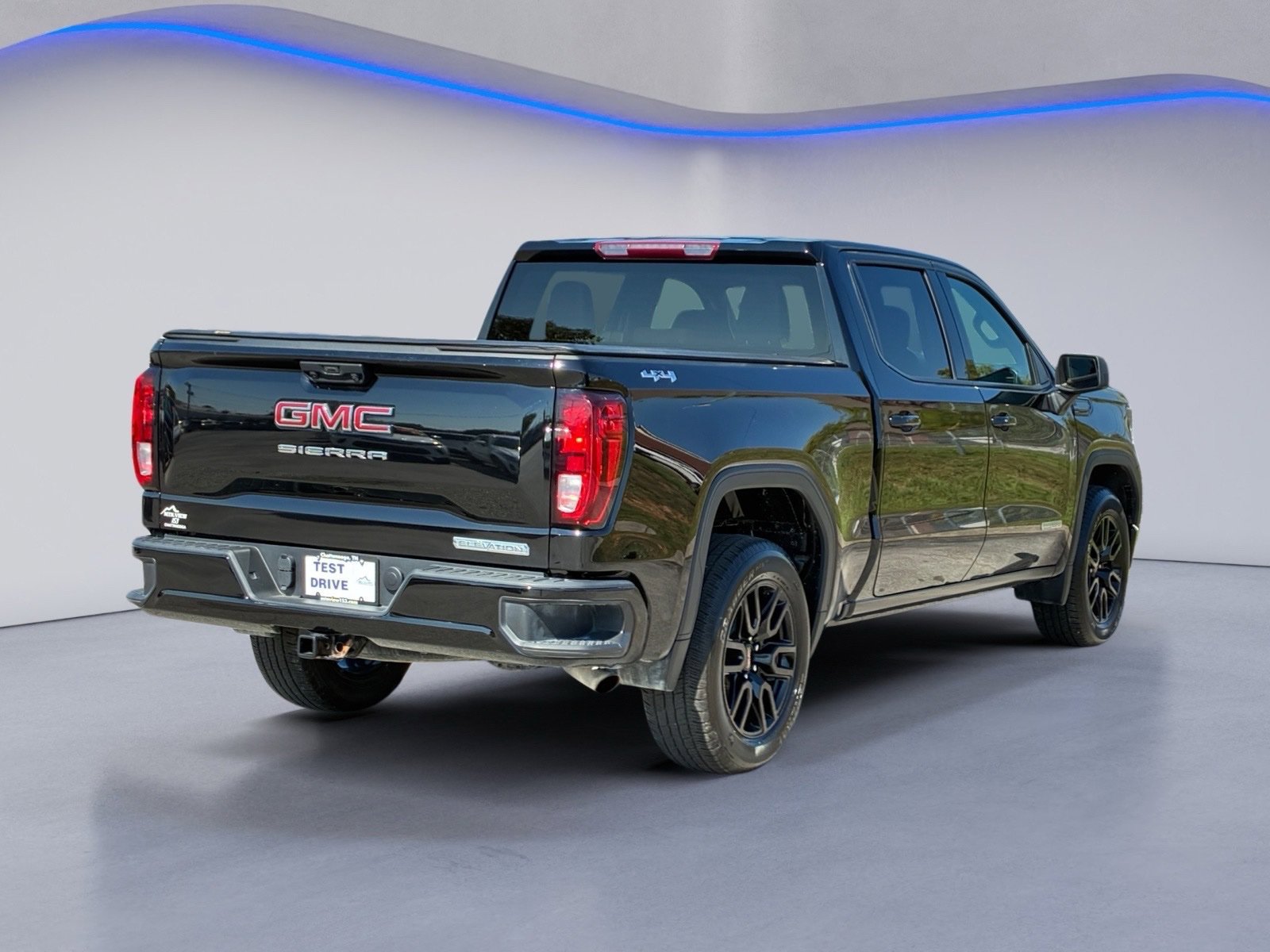 Used 2024 GMC Sierra 1500 Elevation AWD/4WD image 3