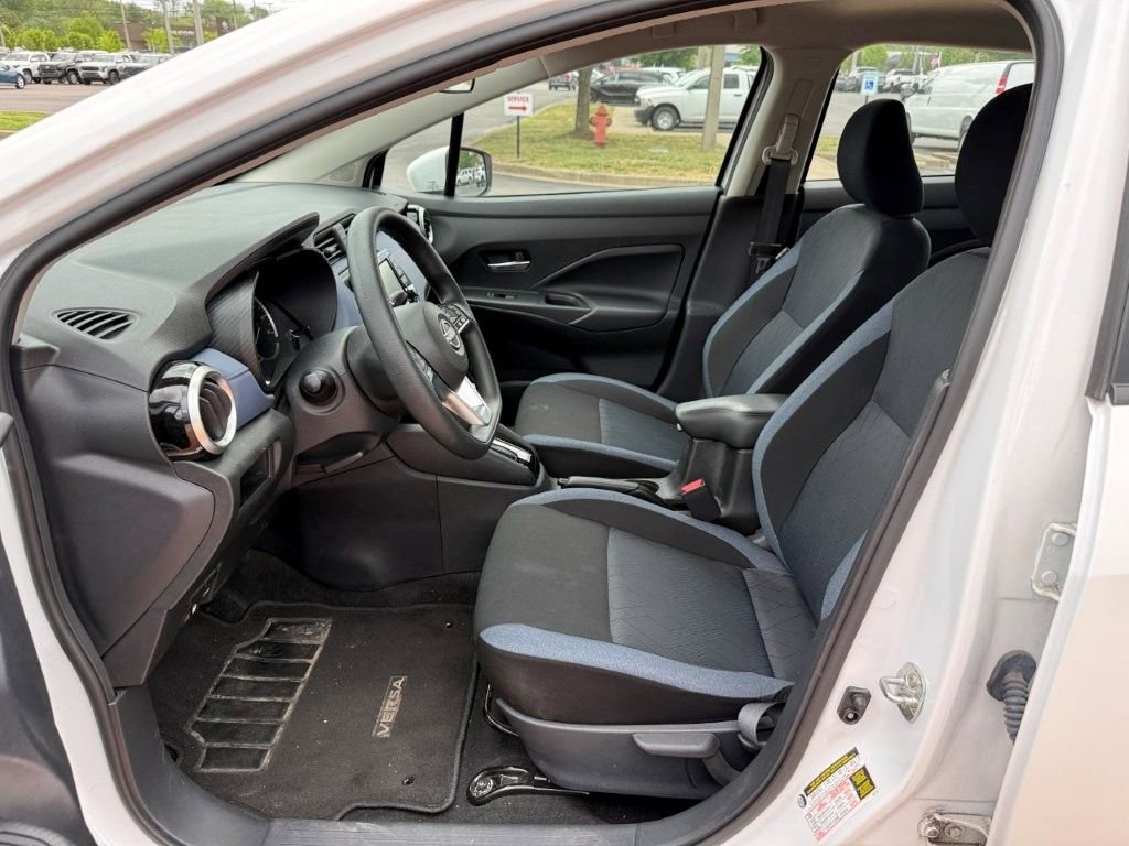 Used 2024 Nissan Versa SV image 12