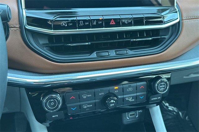 Certified 2024 Jeep Compass Limited image 20