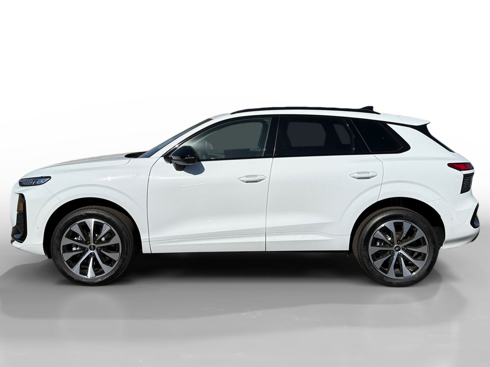 New 2026 Audi Q3 quattro 2.0T AWD/4WD image 2
