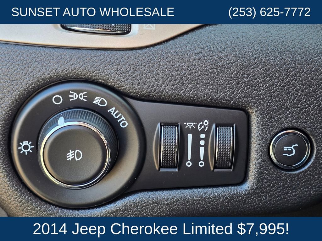 Used 2014 Jeep Cherokee Limited w/ Technology Group image 29