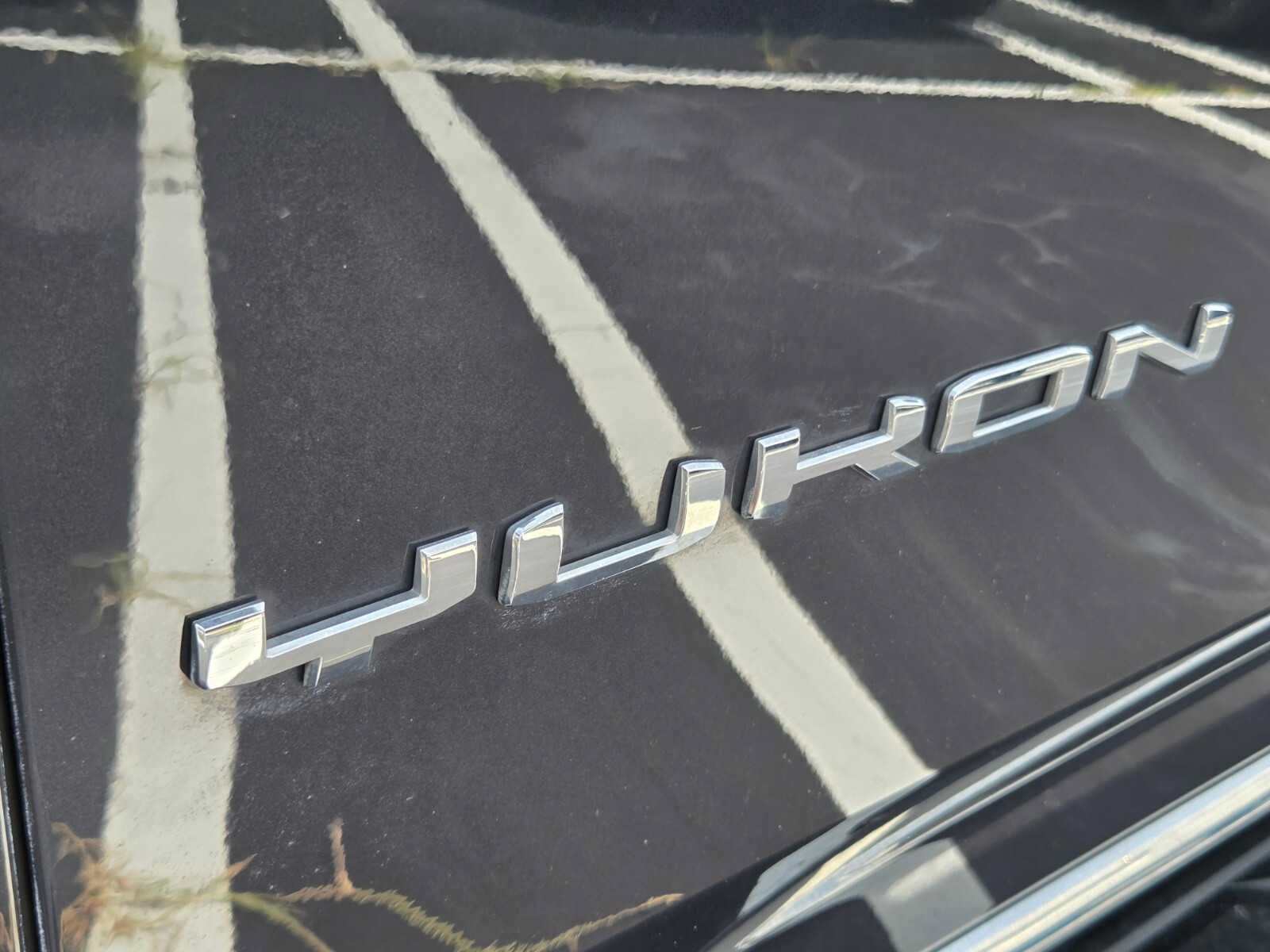 Used 2023 GMC Yukon XL SLT w/ SLT Premium Package AWD/4WD image 10