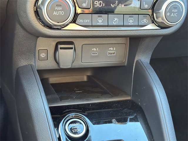 New 2025 Nissan Versa SR w/ Trunk Package image 22