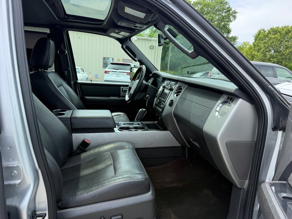 Used 2014 Ford Expedition Limited w/ Equipment Group 301A AWD/4WD image 16