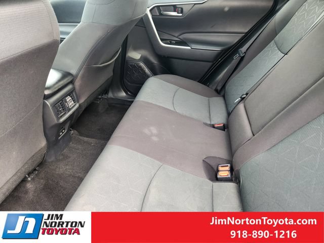 Used 2025 Toyota RAV4 XLE AWD/4WD image 29