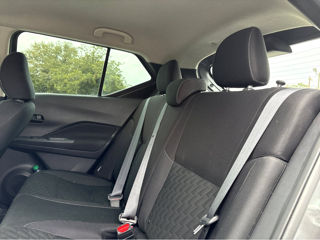 Used 2021 Nissan Kicks S image 19