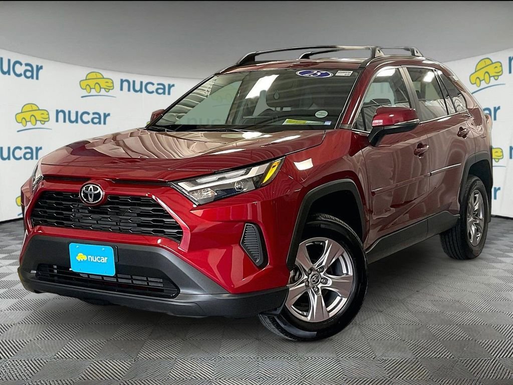 Used 2025 Toyota RAV4 XLE AWD/4WD image 3