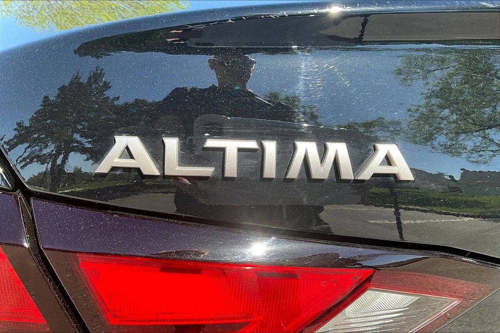 Used 2025 Nissan Altima 2.5 SV FWD image 23