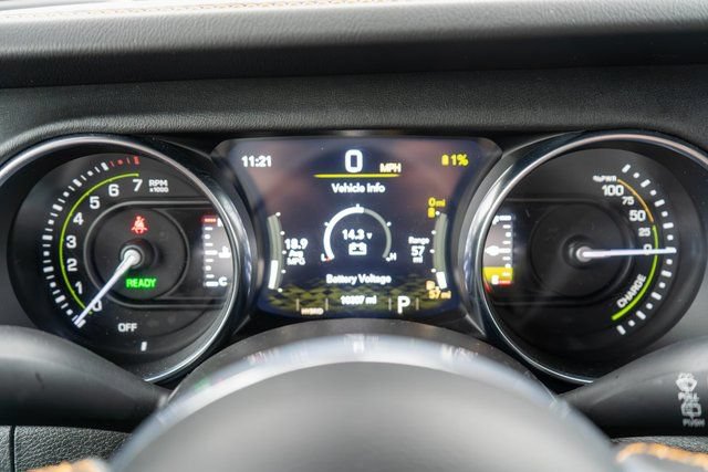 Used 2023 Jeep Wrangler Unlimited Sahara AWD/4WD image 19