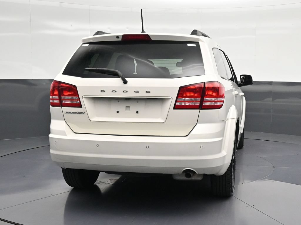 Used 2020 Dodge Journey SE w/ Blacktop Package FWD image 2