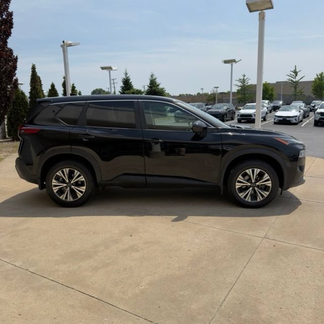 Used 2023 Nissan Rogue SV AWD/4WD image 6