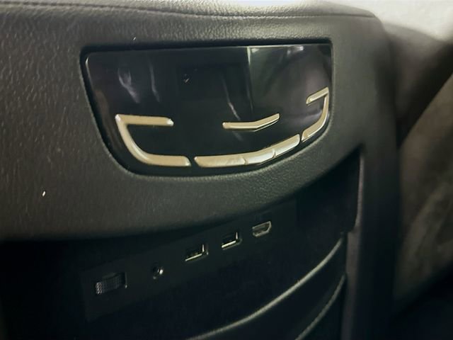 Used 2019 Cadillac Escalade Platinum image 28