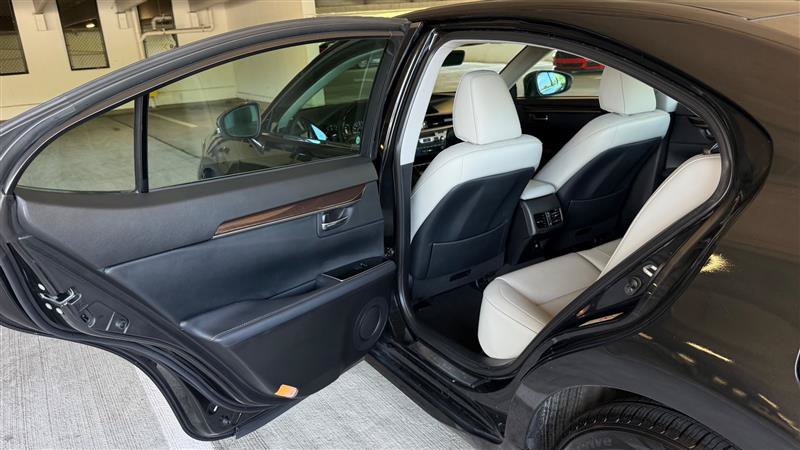 Used 2018 Lexus ES 350 w/ Navigation System Package FWD image 41