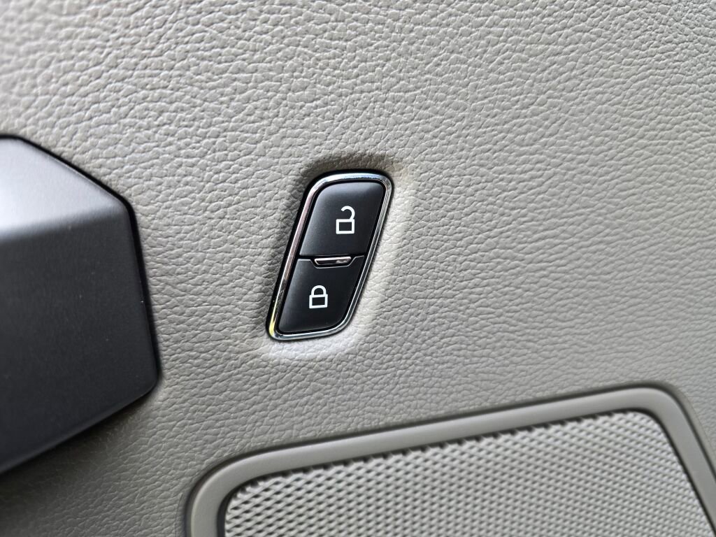 Used 2019 Ford F150 XLT w/ Equipment Group 302A Luxury image 23