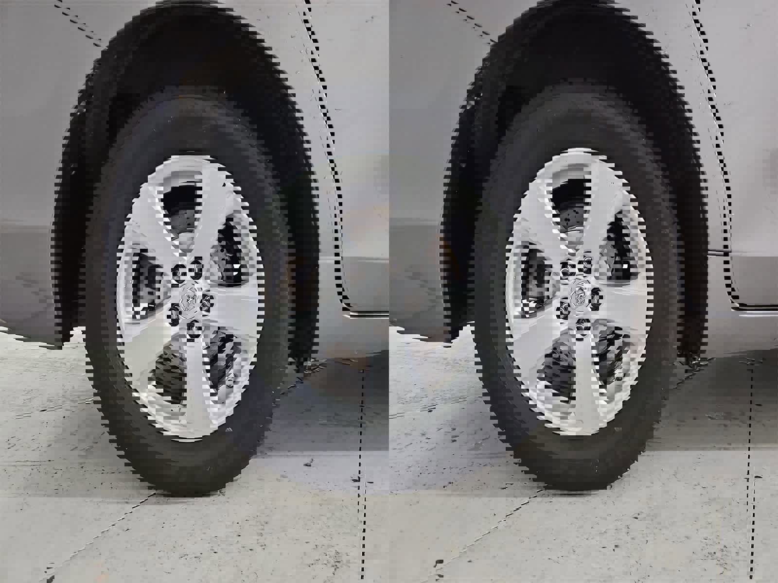 Used 2016 Toyota Sienna L image 13