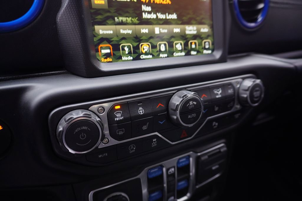 Used 2018 Jeep Wrangler Unlimited Sahara image 17