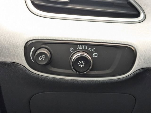 Used 2021 Chevrolet Bolt Premier w/ Infotainment Package image 26