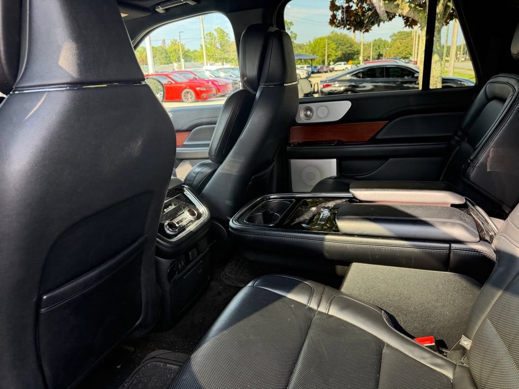 Used 2020 Lincoln Navigator L Reserve w/ Equipment Group 208A Reserve AWD/4WD image 7