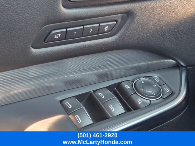 Used 2025 Cadillac XT4 Premium Luxury AWD/4WD image 33