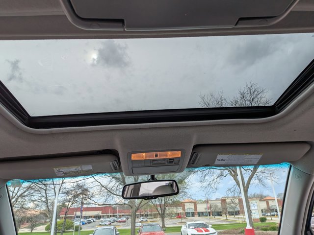 Used 2012 Toyota Highlander SE w/ Tow Pkg image 20