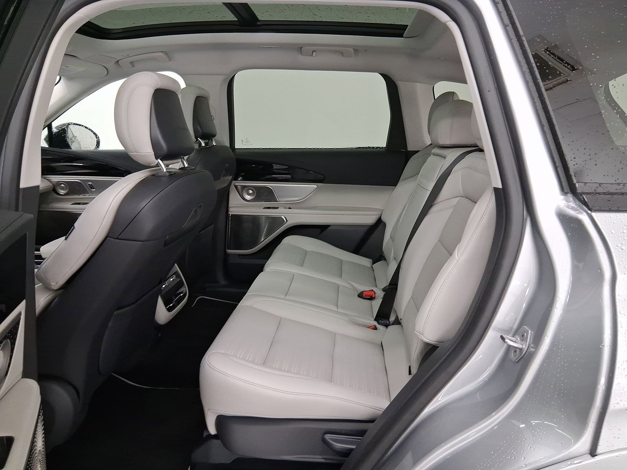 Used 2026 Lincoln Nautilus Reserve image 13