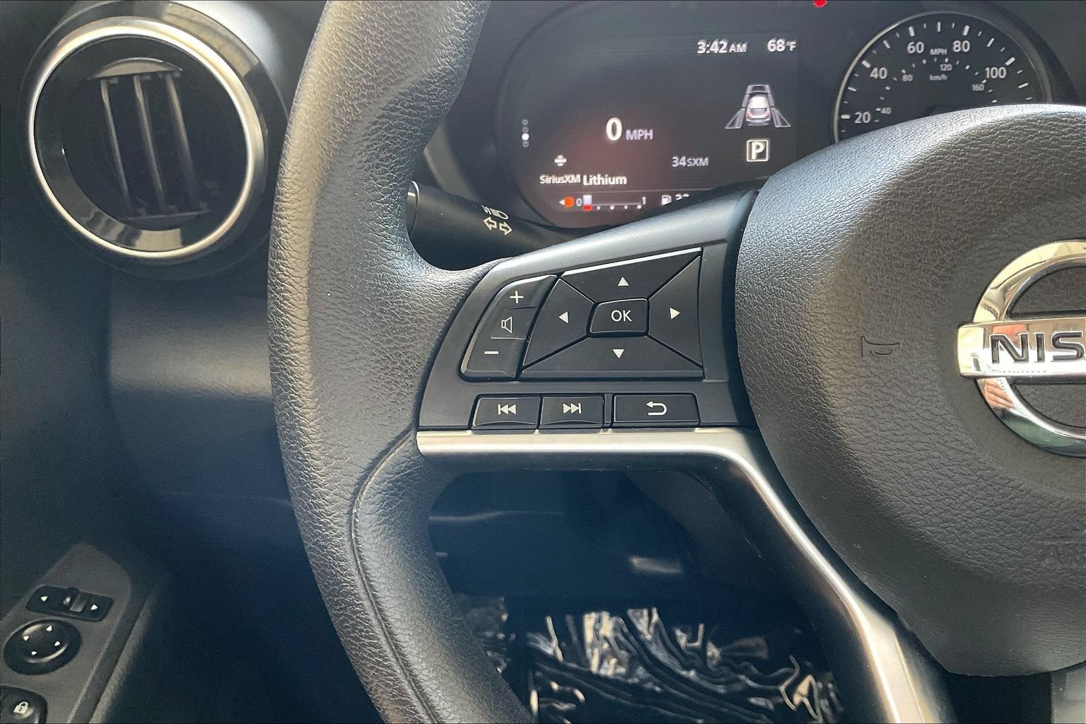 Used 2021 Nissan Kicks SV FWD image 10