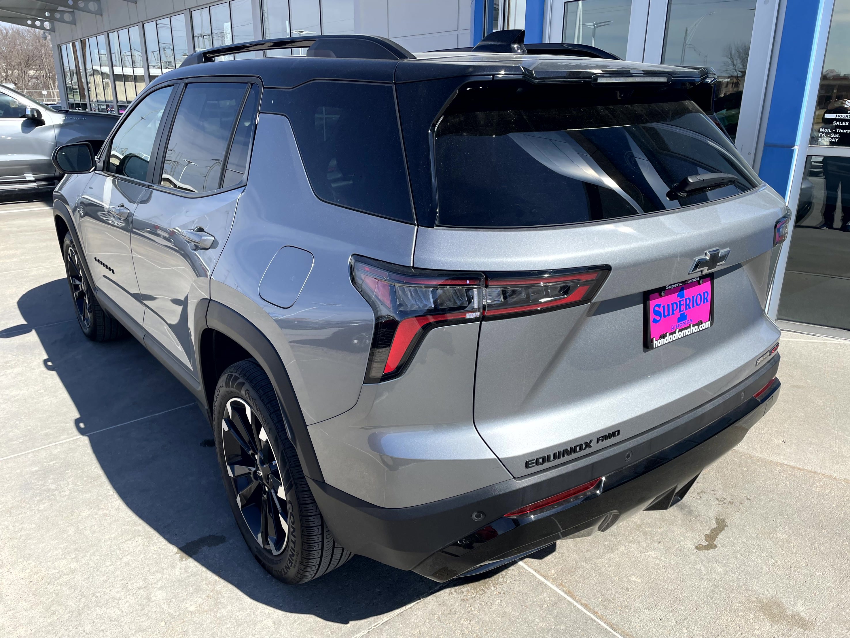 Used 2025 Chevrolet Equinox RS w/ Safety and Technology Package image 2