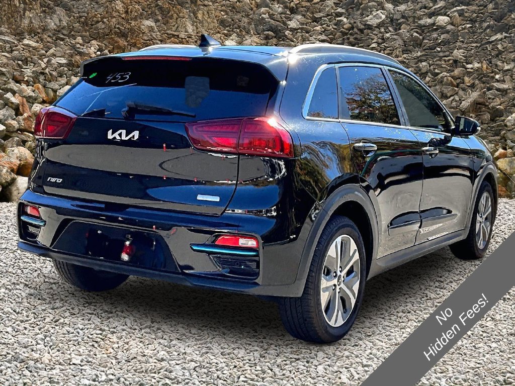 Used 2022 Kia Niro EX Premium w/ Cold Weather Package FWD image 2