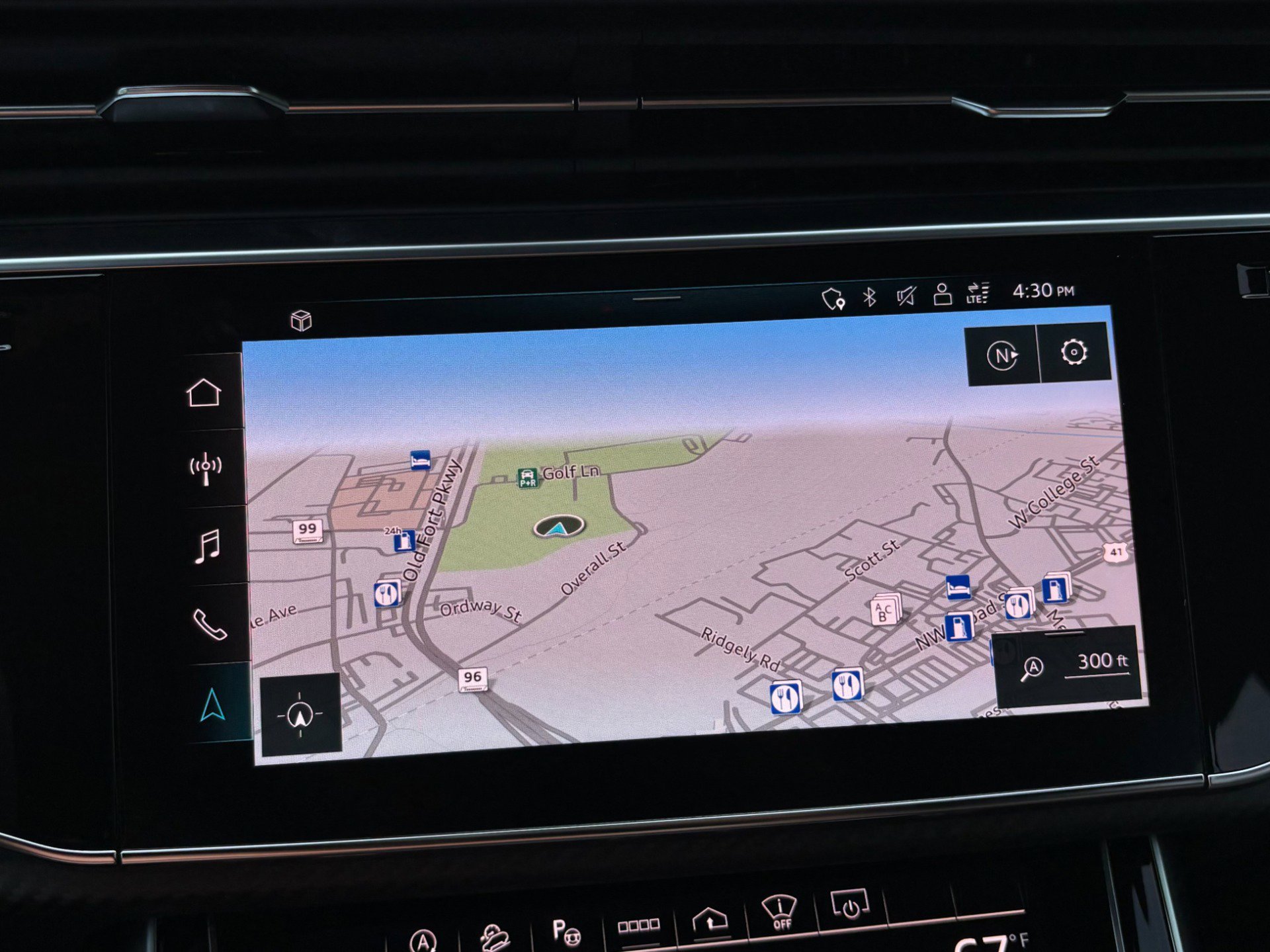 Used 2023 Audi RS Q8 w/ Black Optic Package image 42