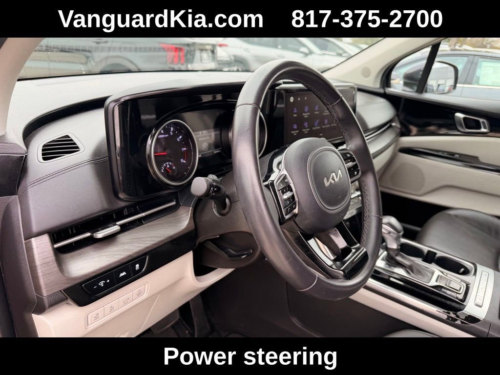 Used 2024 Kia Carnival EX image 14