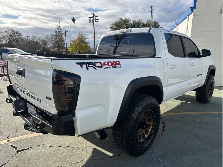Used 2021 Toyota Tacoma TRD Off-Road image 8