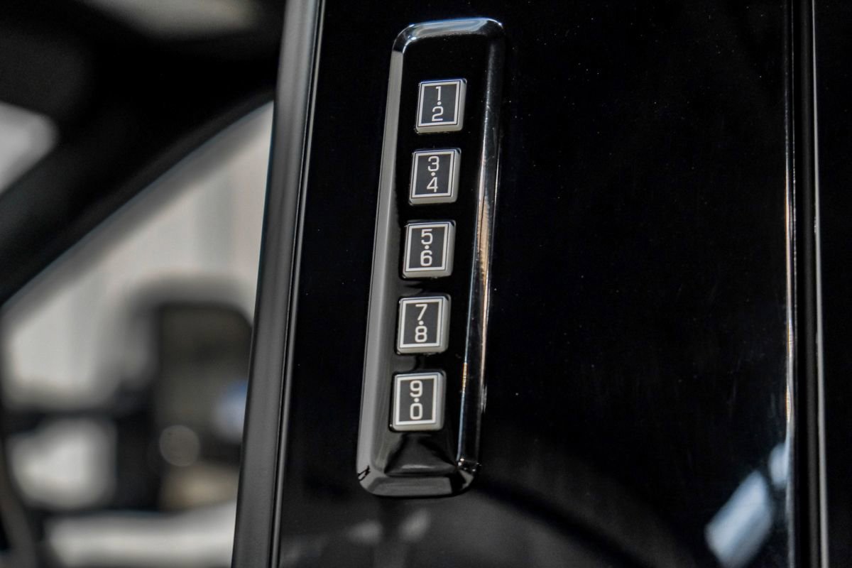 Used 2022 Ford F450 Platinum w/ FX4 Off-Road Package image 44