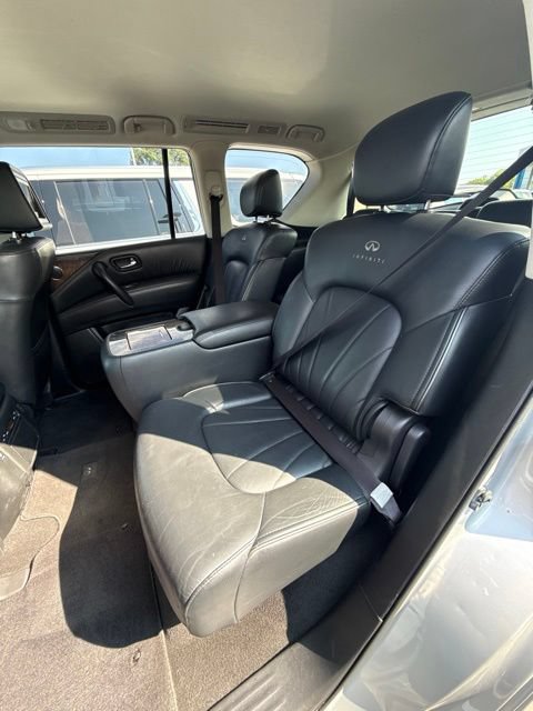 Used 2014 INFINITI QX80 4WD w/ Deluxe Touring Package image 31