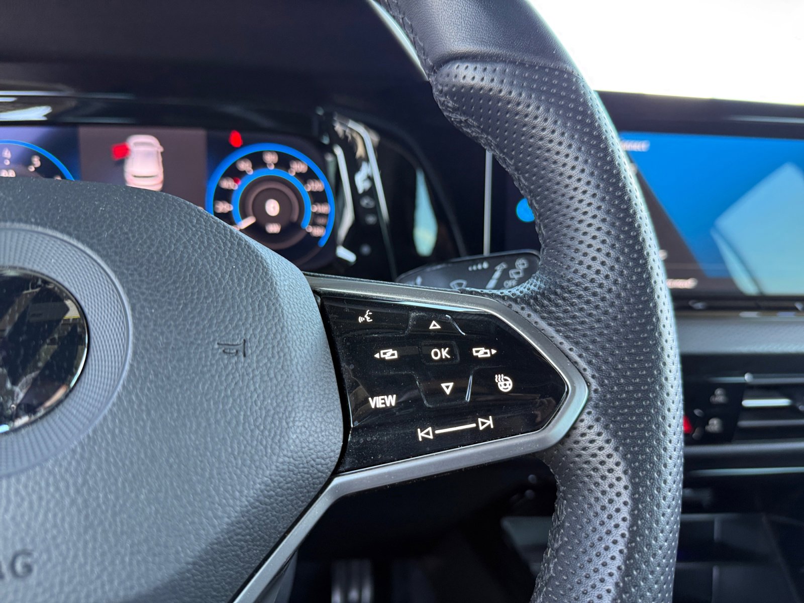 Used 2023 Volkswagen GTI Autobahn image 16