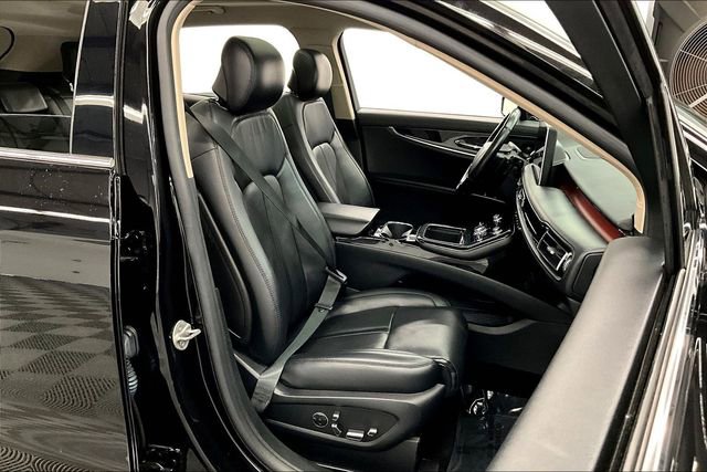 Used 2023 Lincoln Nautilus Reserve w/ Equipment Group 201A image 8