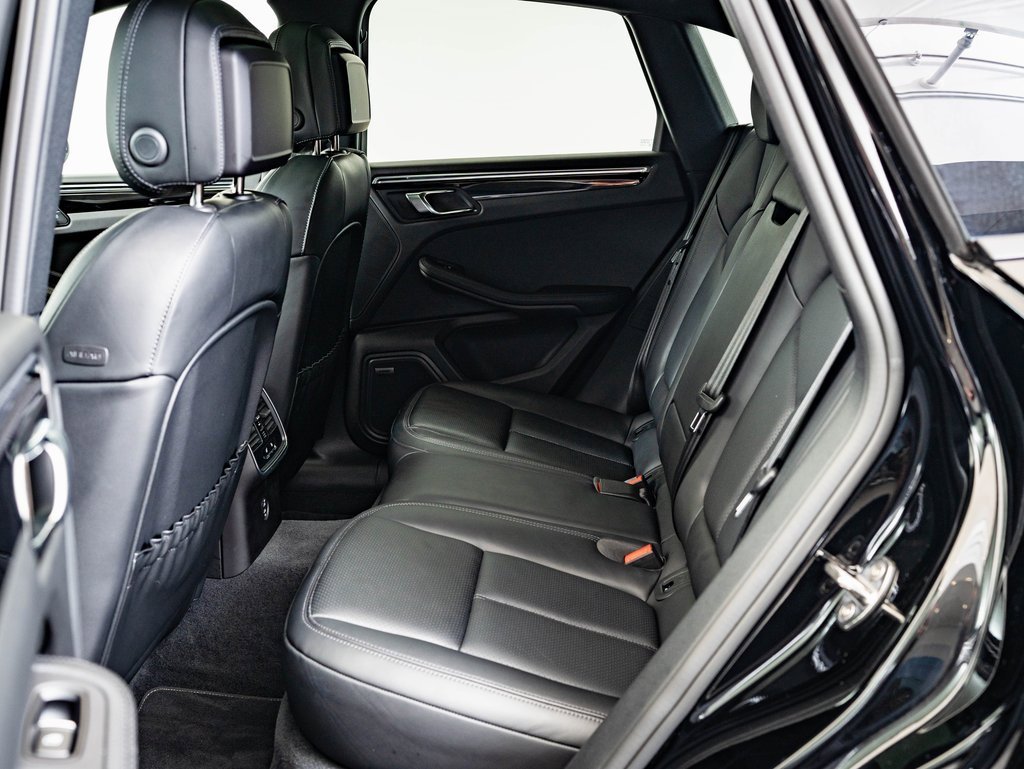 Certified 2024 Porsche Macan image 35