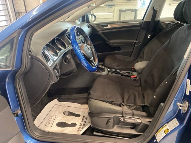 Used 2019 Volkswagen Golf S image 22