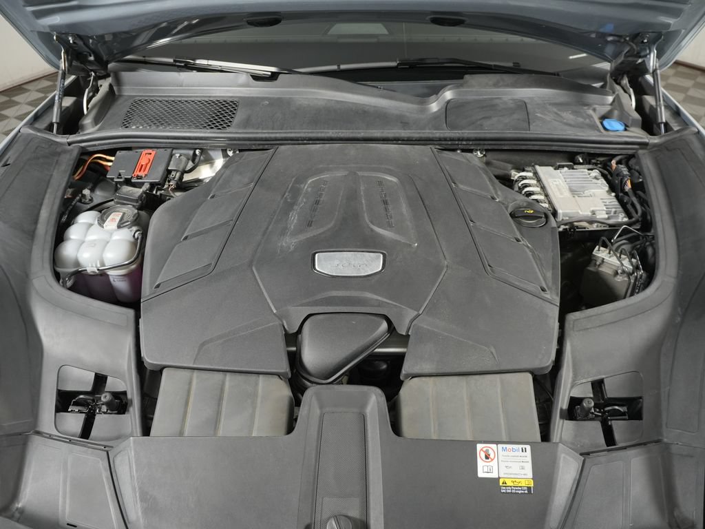 Certified 2023 Porsche Cayenne AWD/4WD image 44
