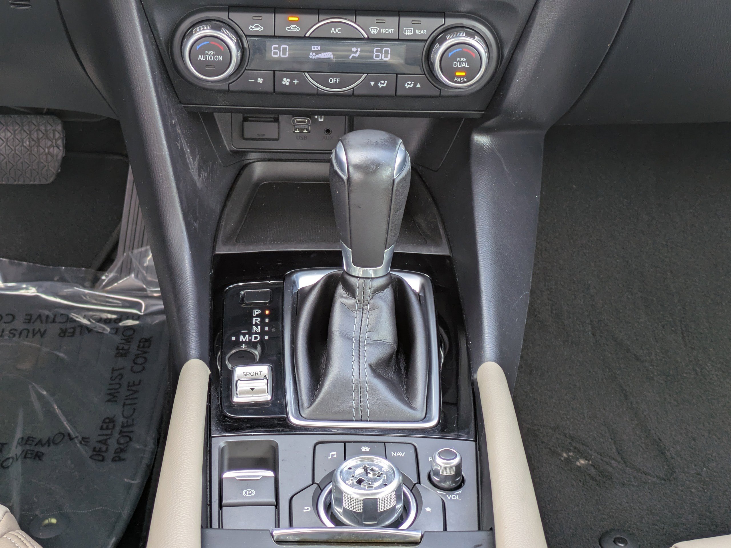 Used 2018 MAZDA MAZDA3 Touring FWD image 17