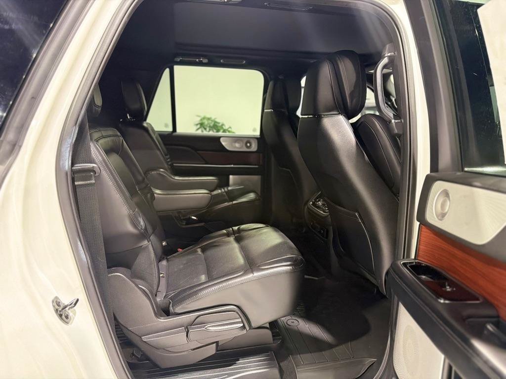 Used 2021 Lincoln Navigator L Reserve w/ Luxury Package AWD/4WD image 13